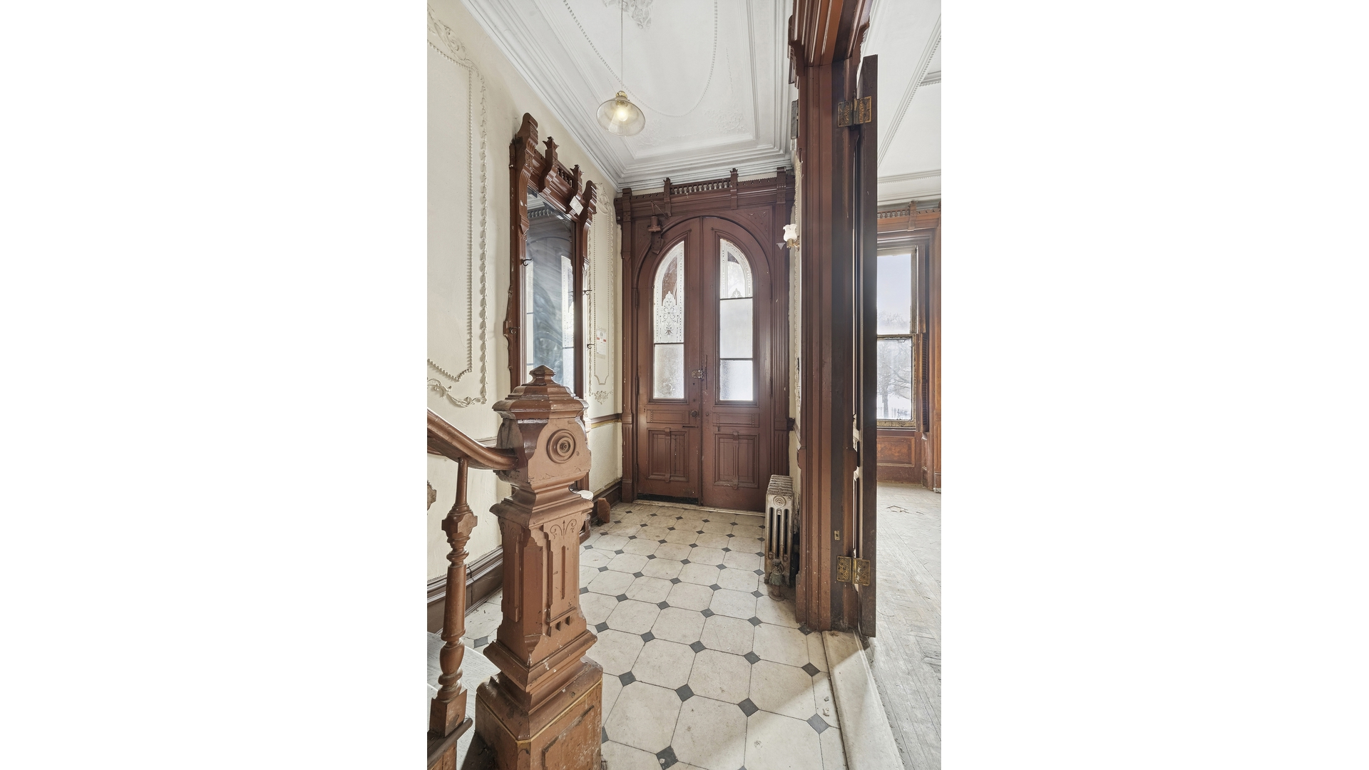 7 E 124TH Street