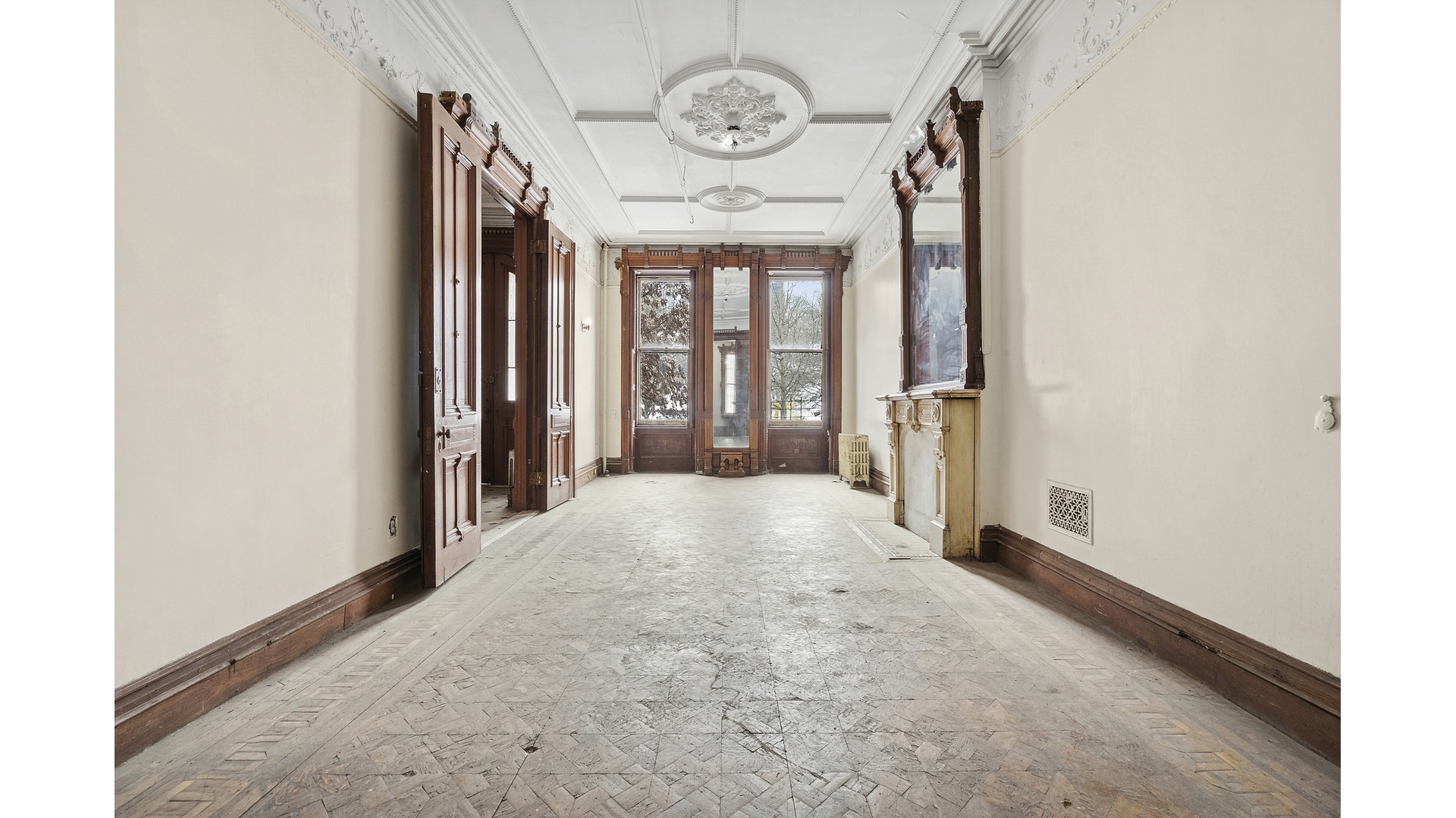 7 E 124TH Street