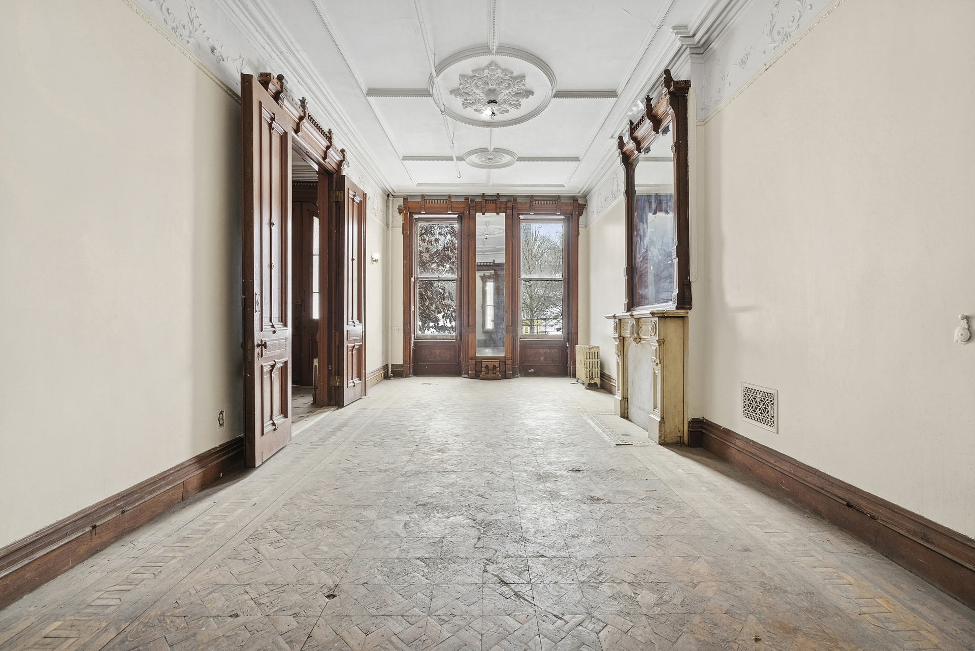 7 E 124TH Street