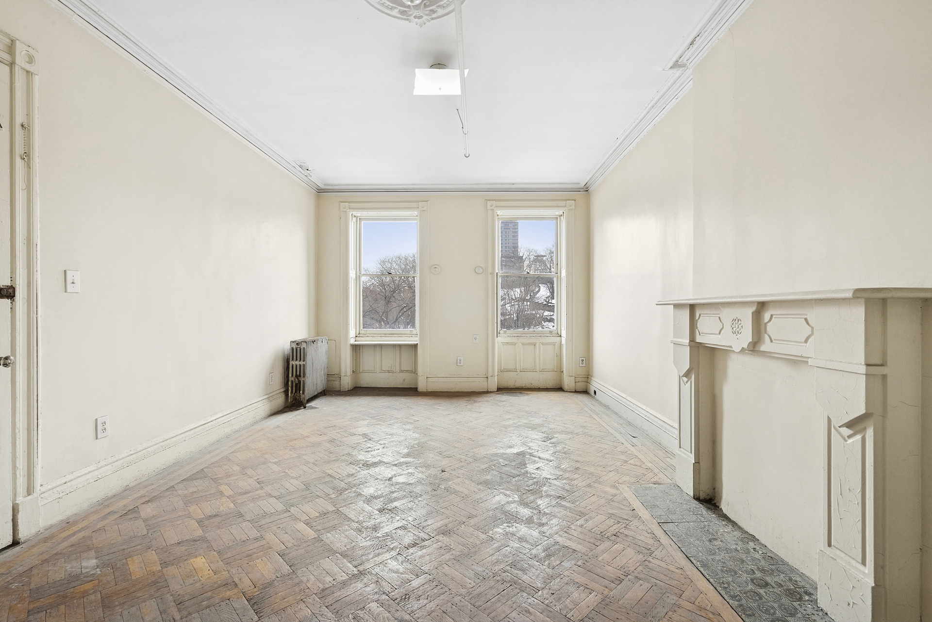 7 E 124TH Street