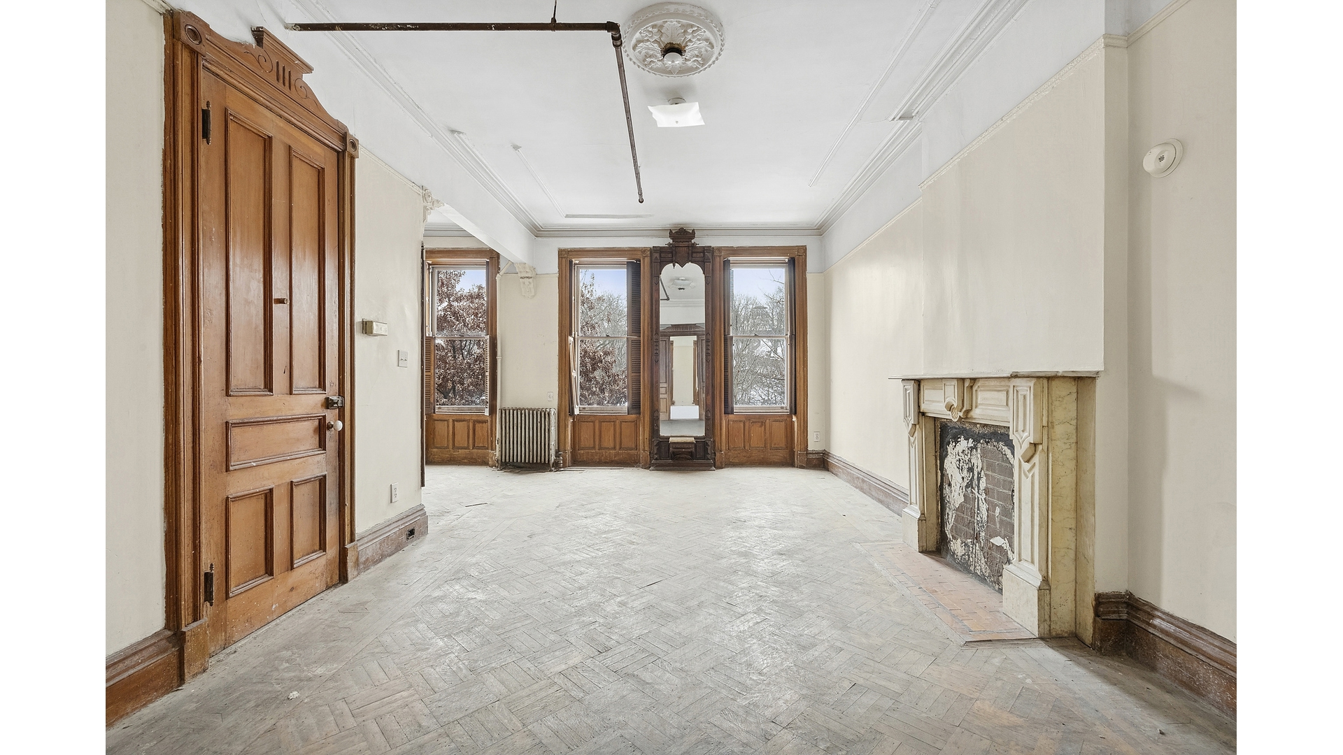 7 E 124TH Street