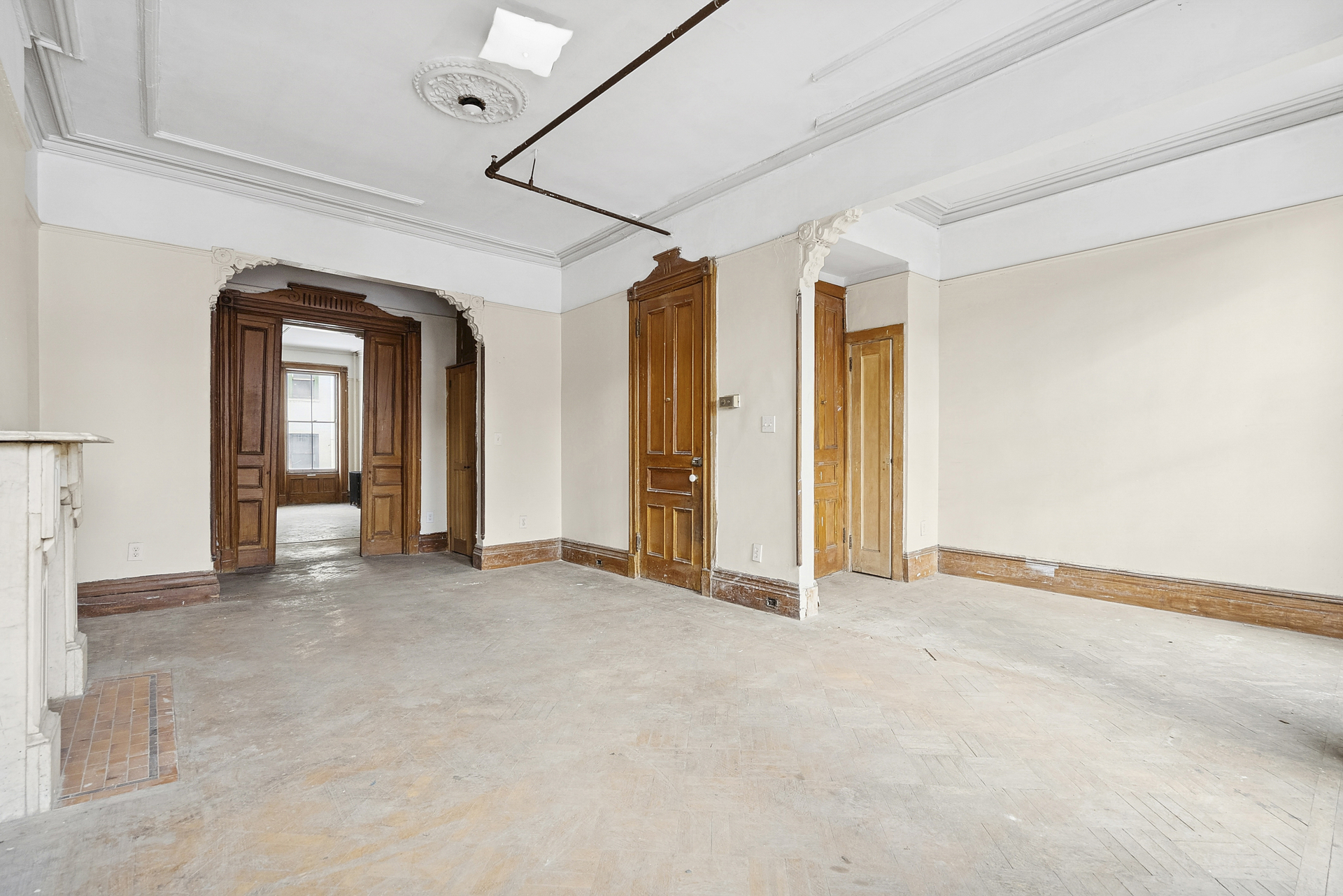 7 E 124TH Street