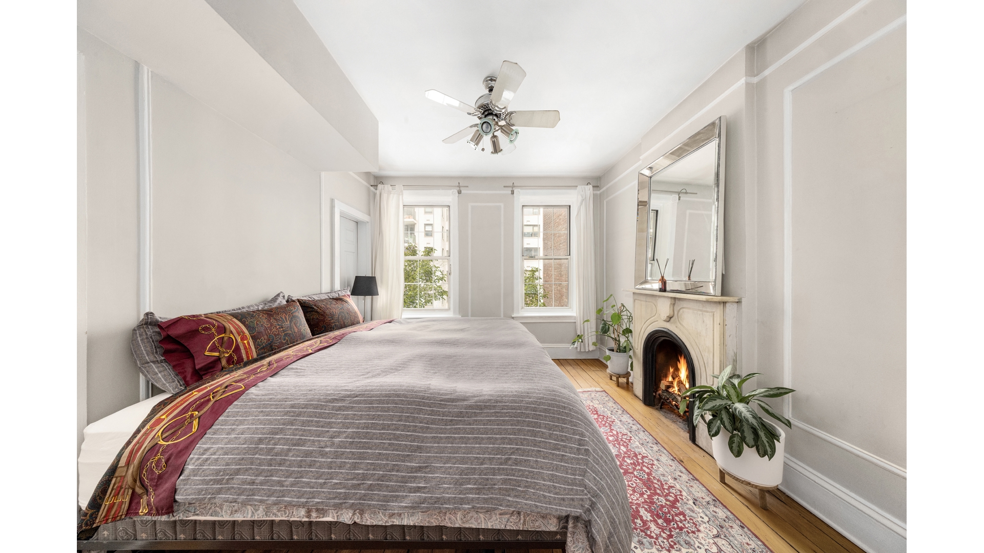 412 E 89TH Street