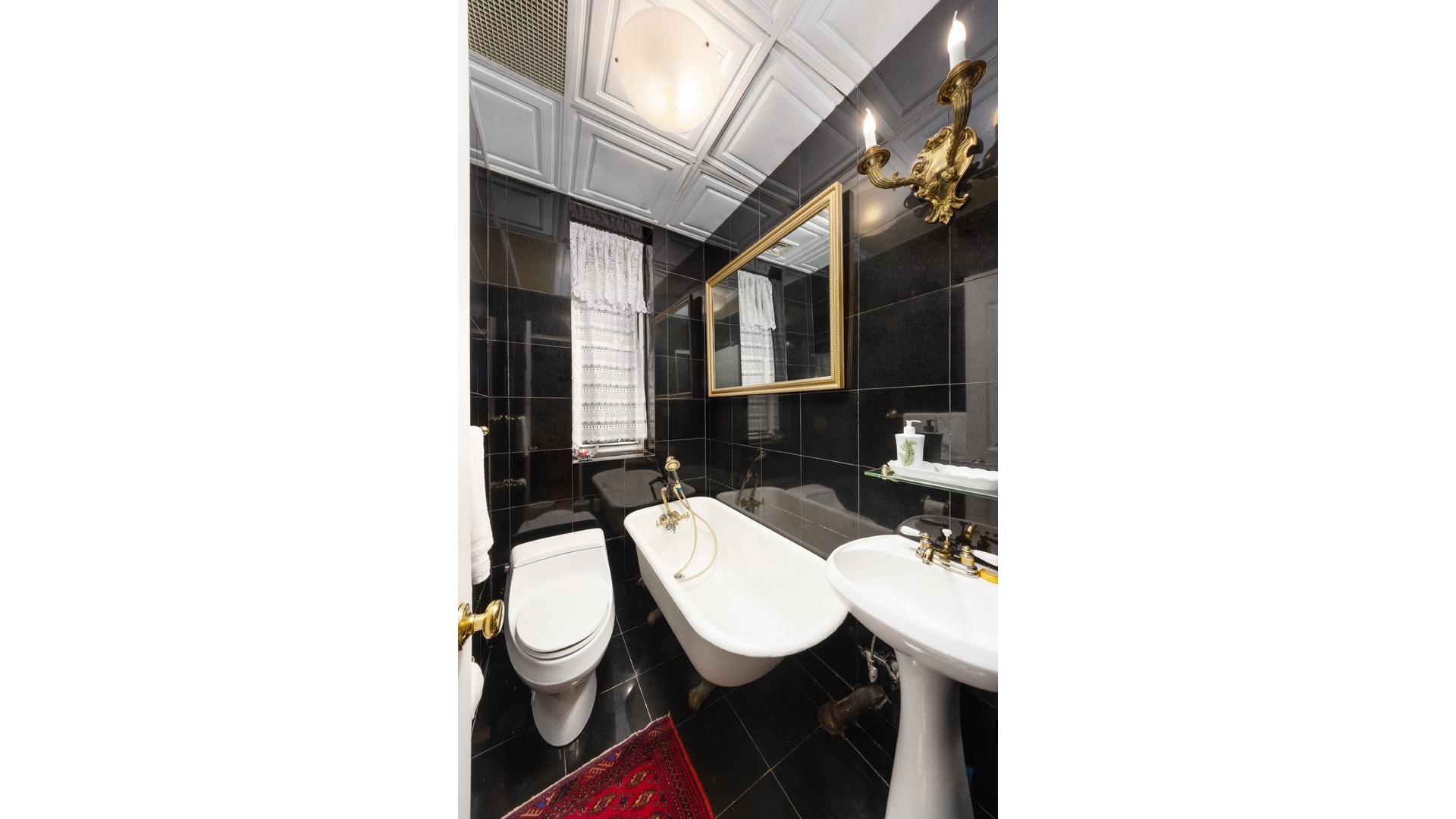 412 E 89TH Street