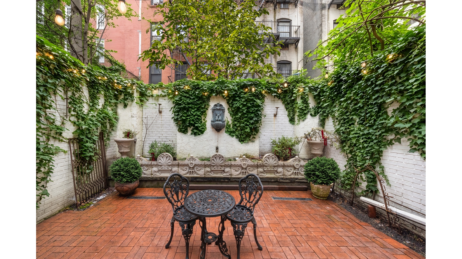 412 E 89TH Street