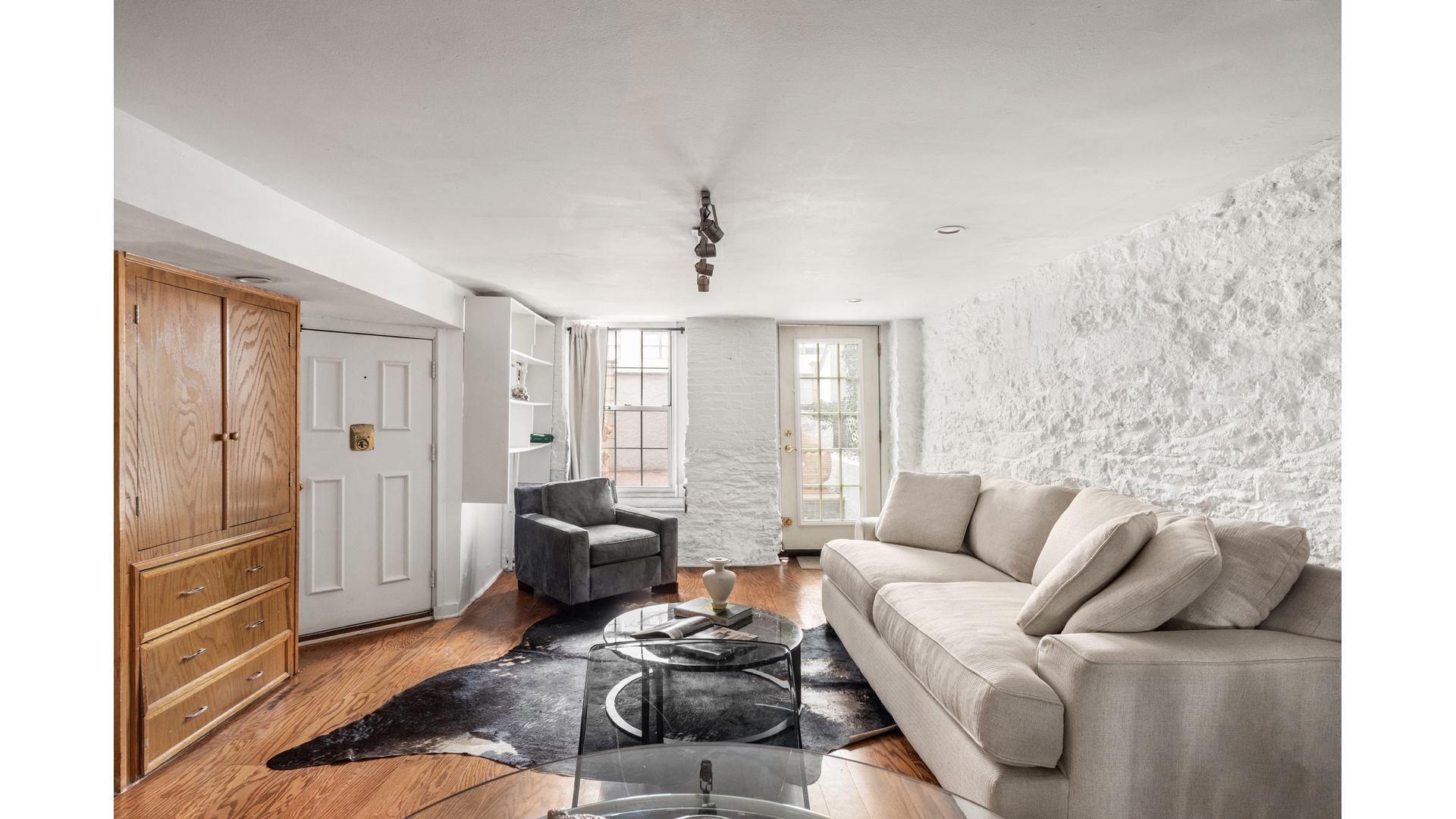 412 E 89TH Street