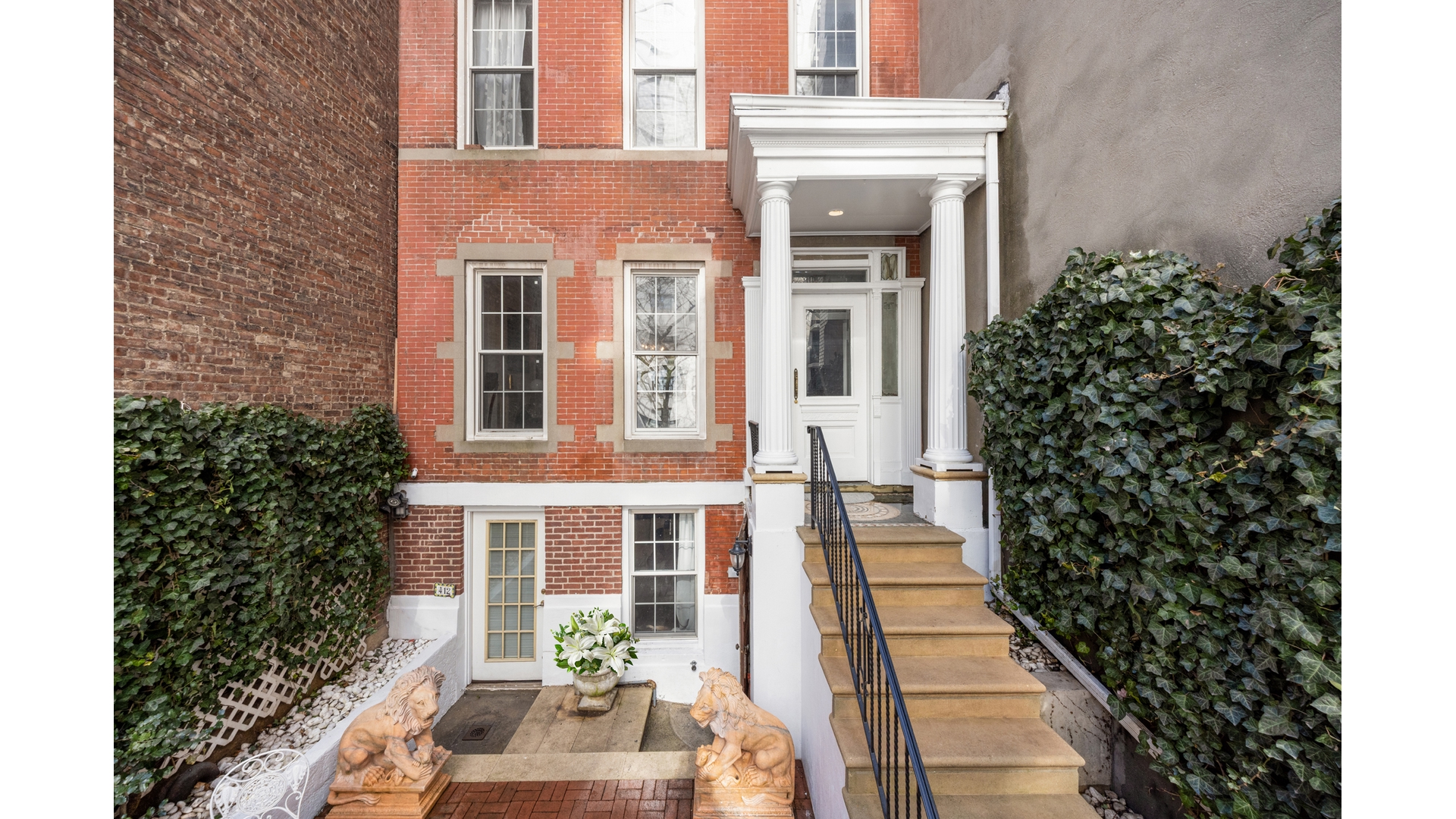 412 E 89TH Street