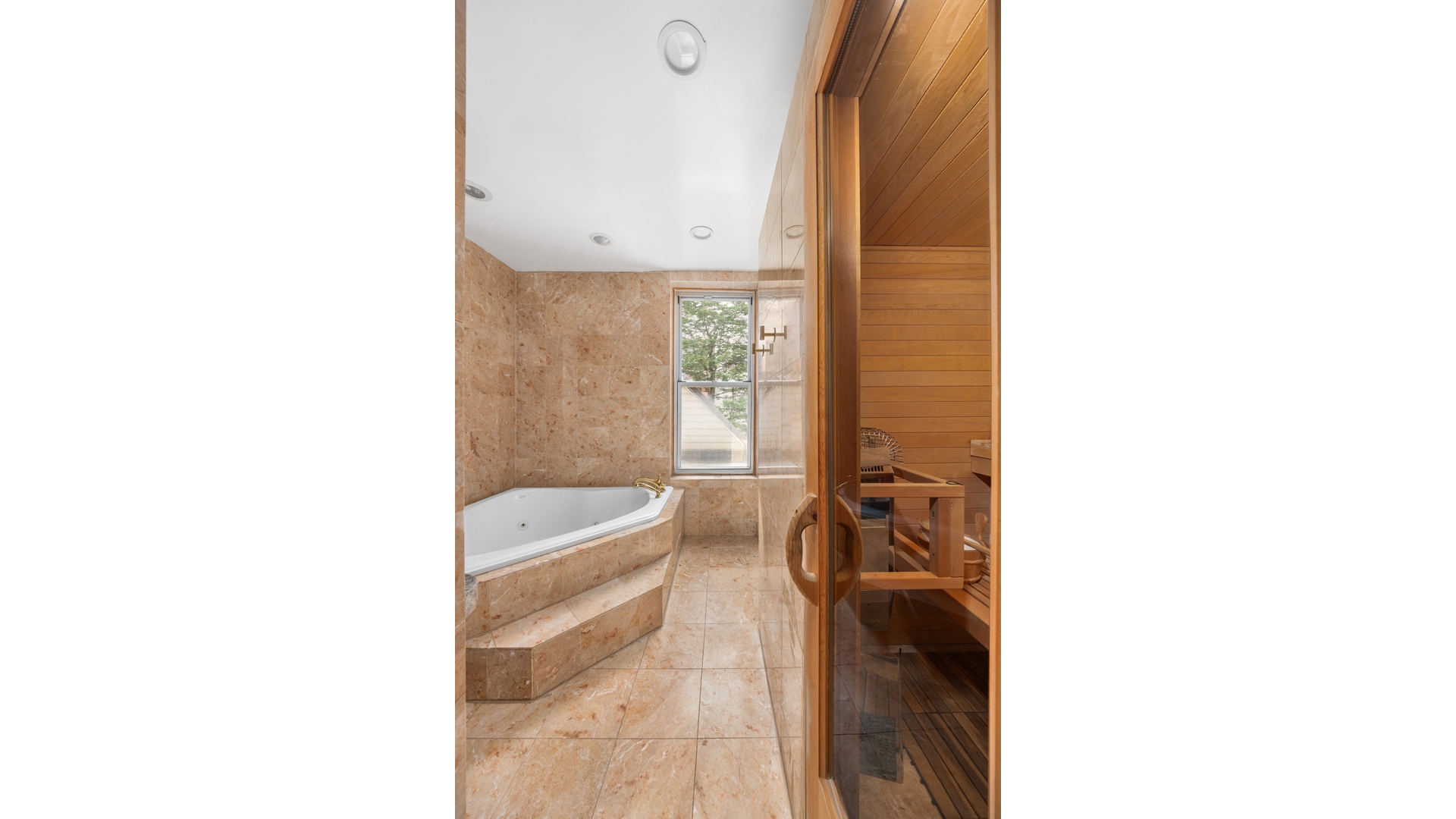 412 E 89TH Street