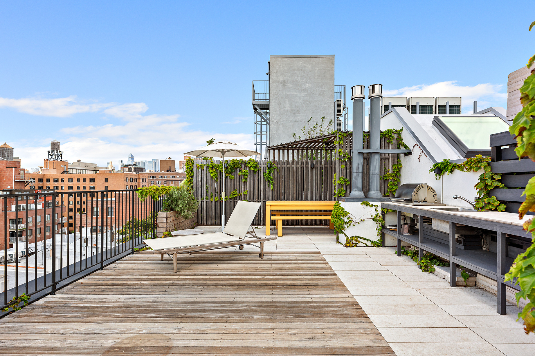 250 BOWERY Unit: PHD