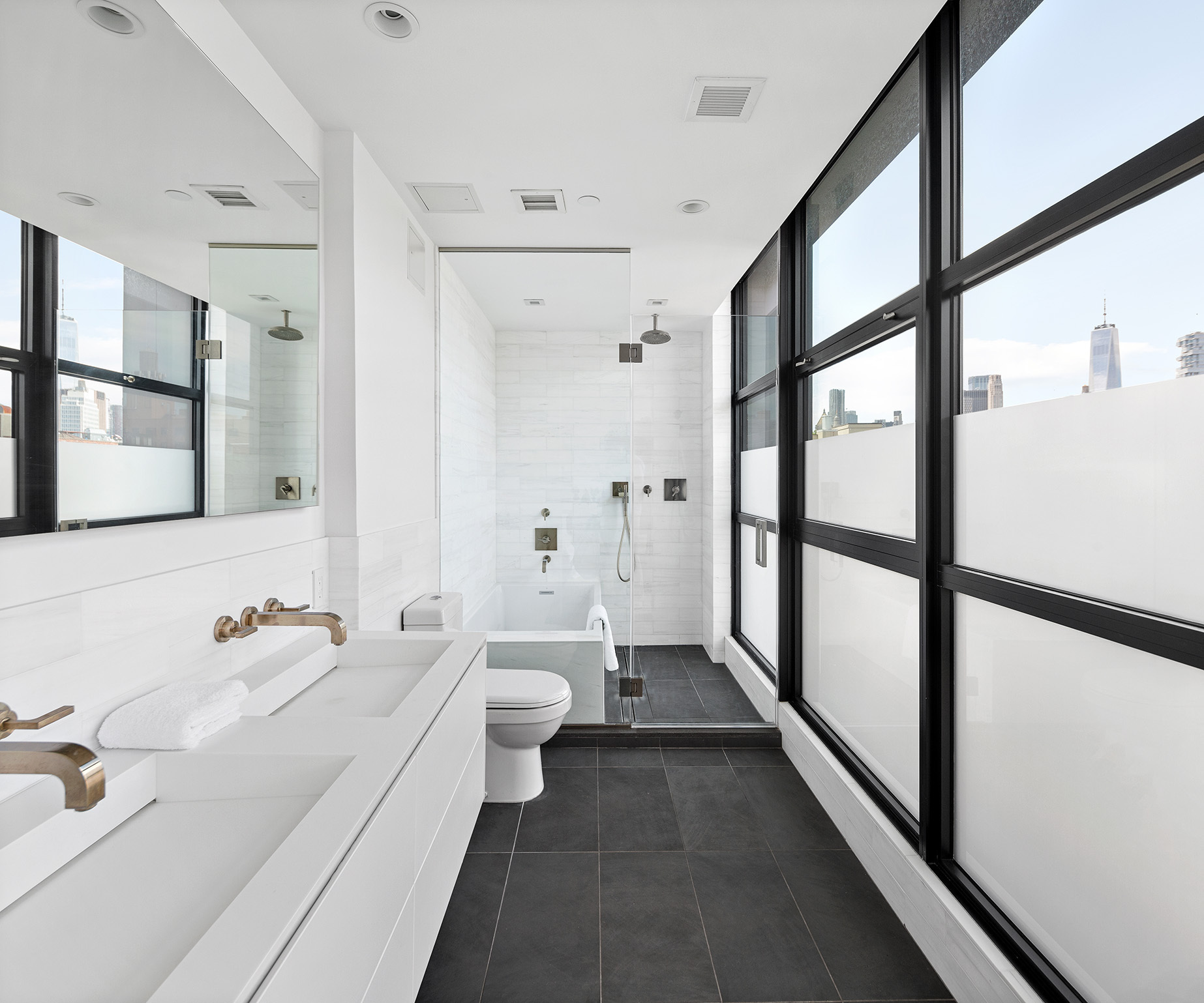250 BOWERY Unit: PHD