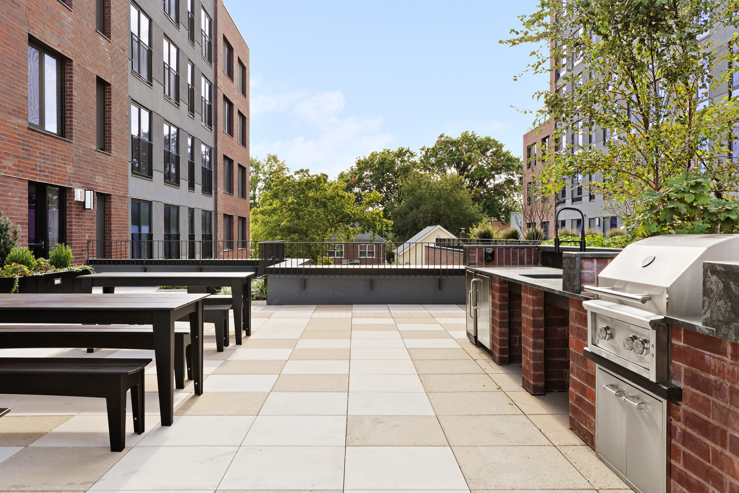 22-54 46th St 702