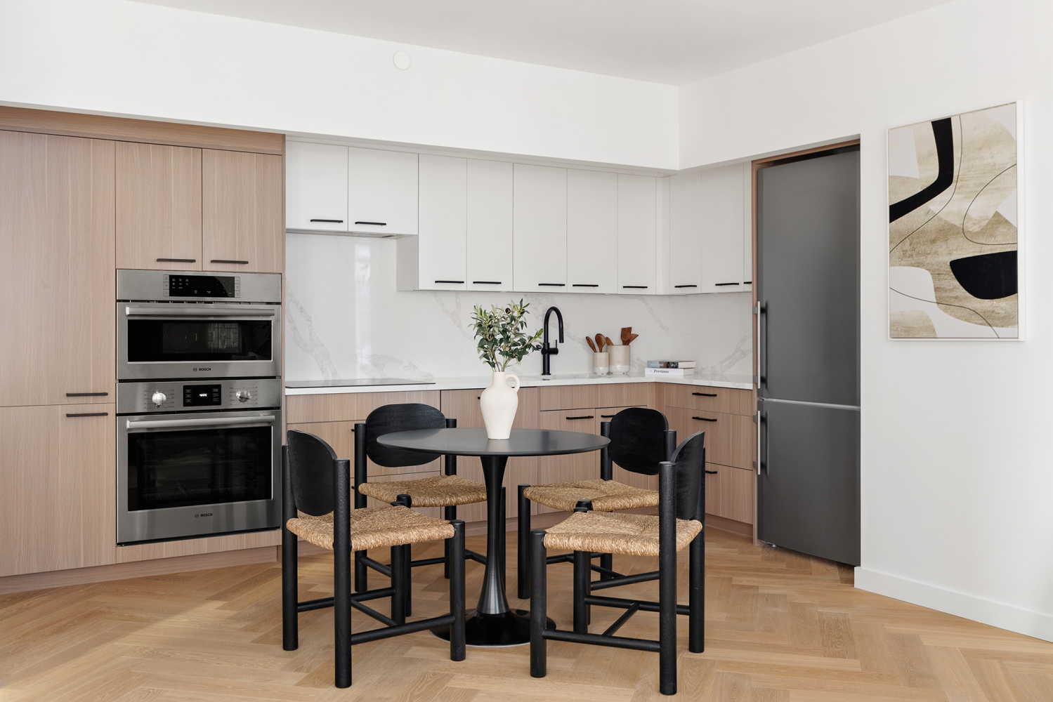 22-54 46th St 702