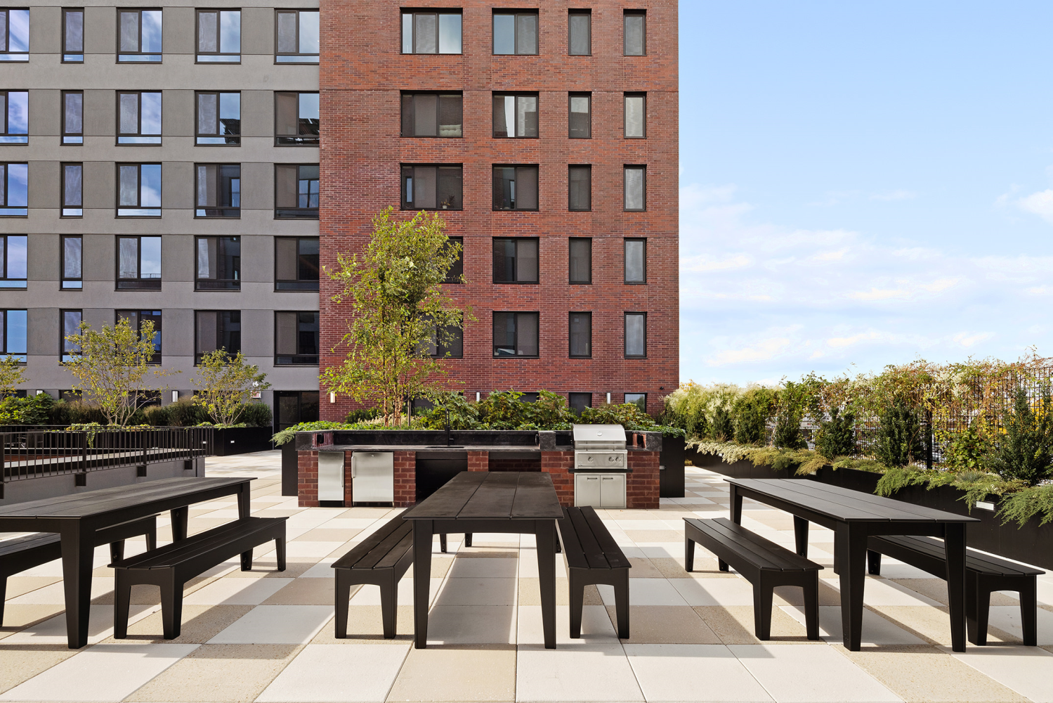 22-54 46th St 702