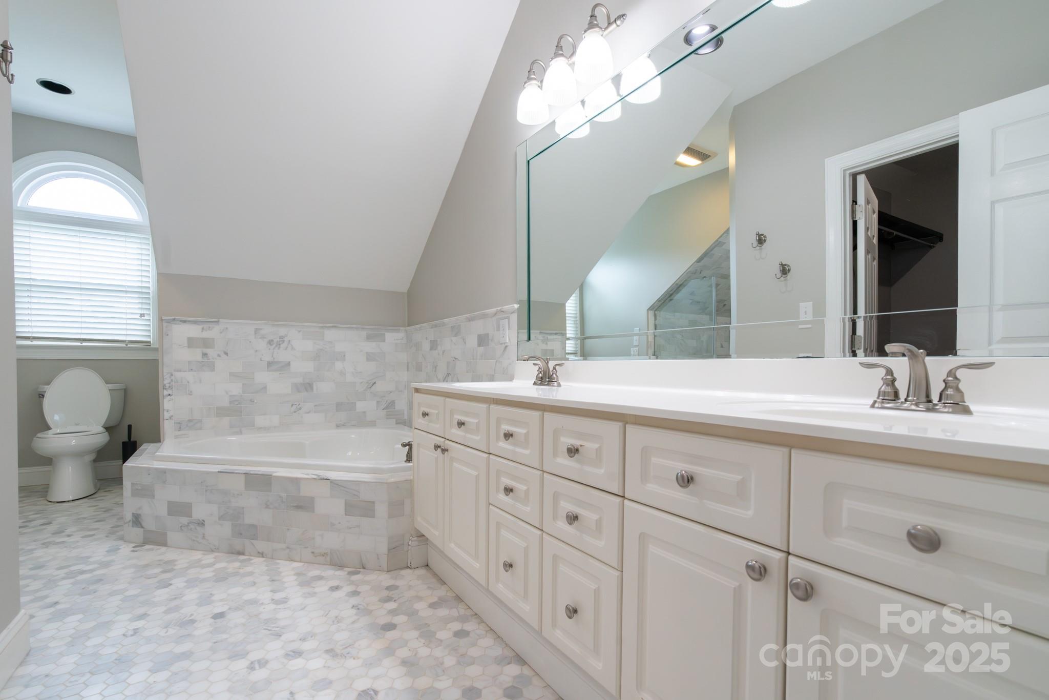 19523 Sunnypoint Court
