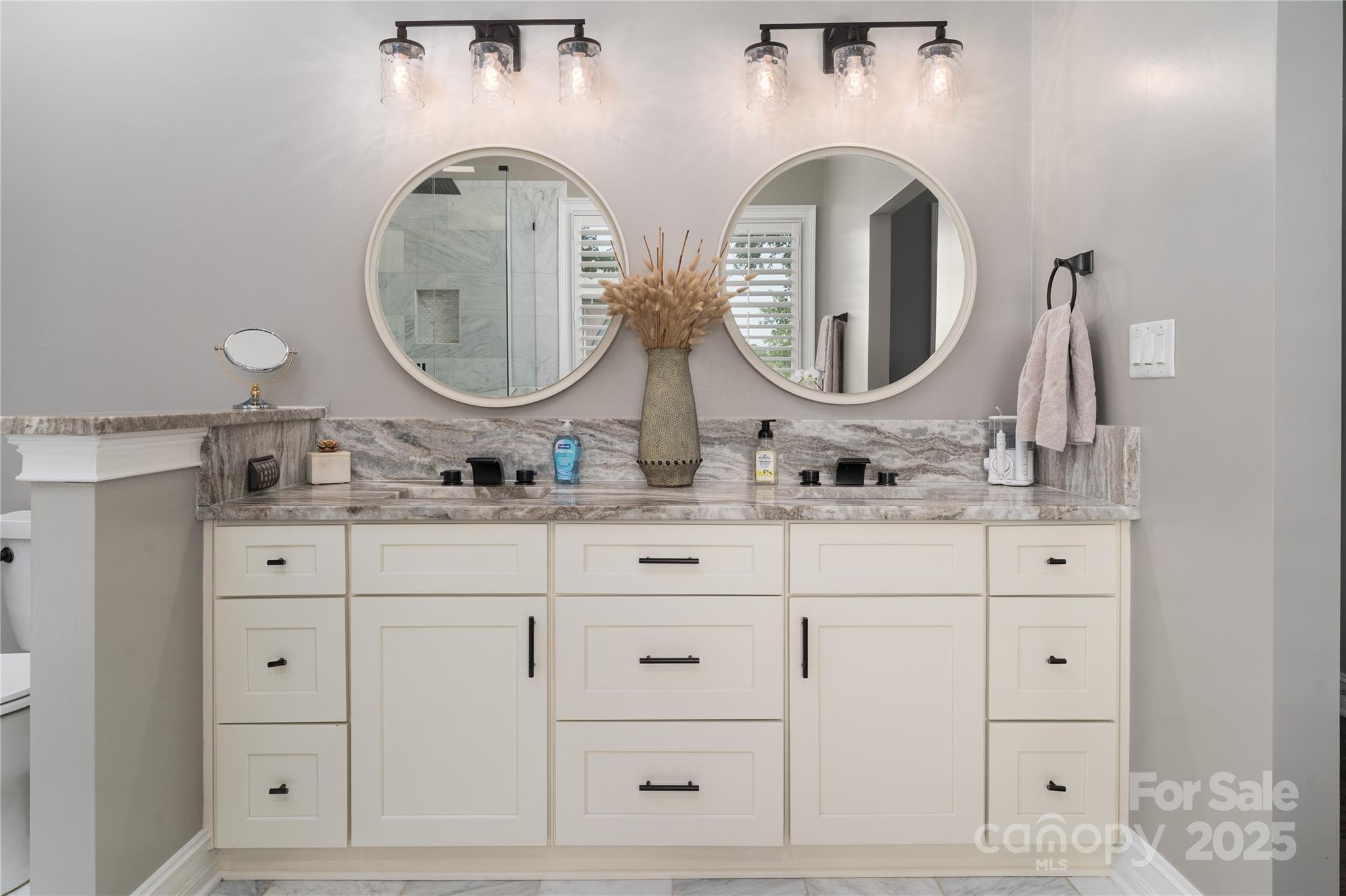 7600 Dunsmuir Court