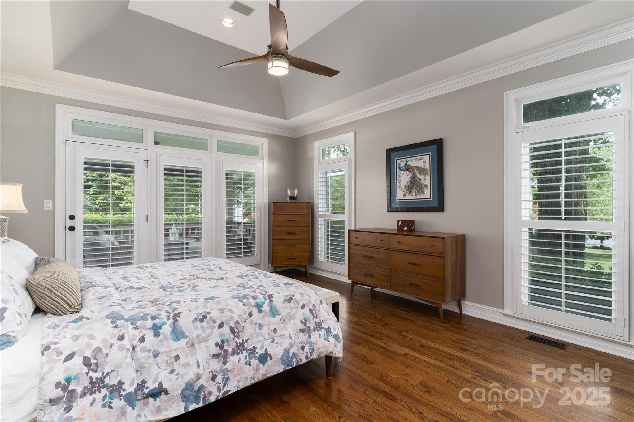 7600 Dunsmuir Court