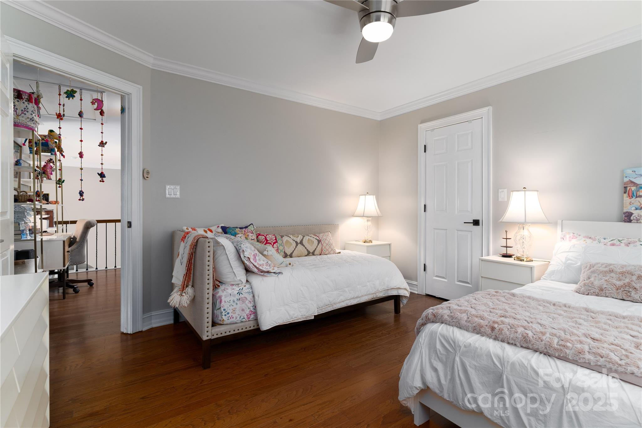 7600 Dunsmuir Court