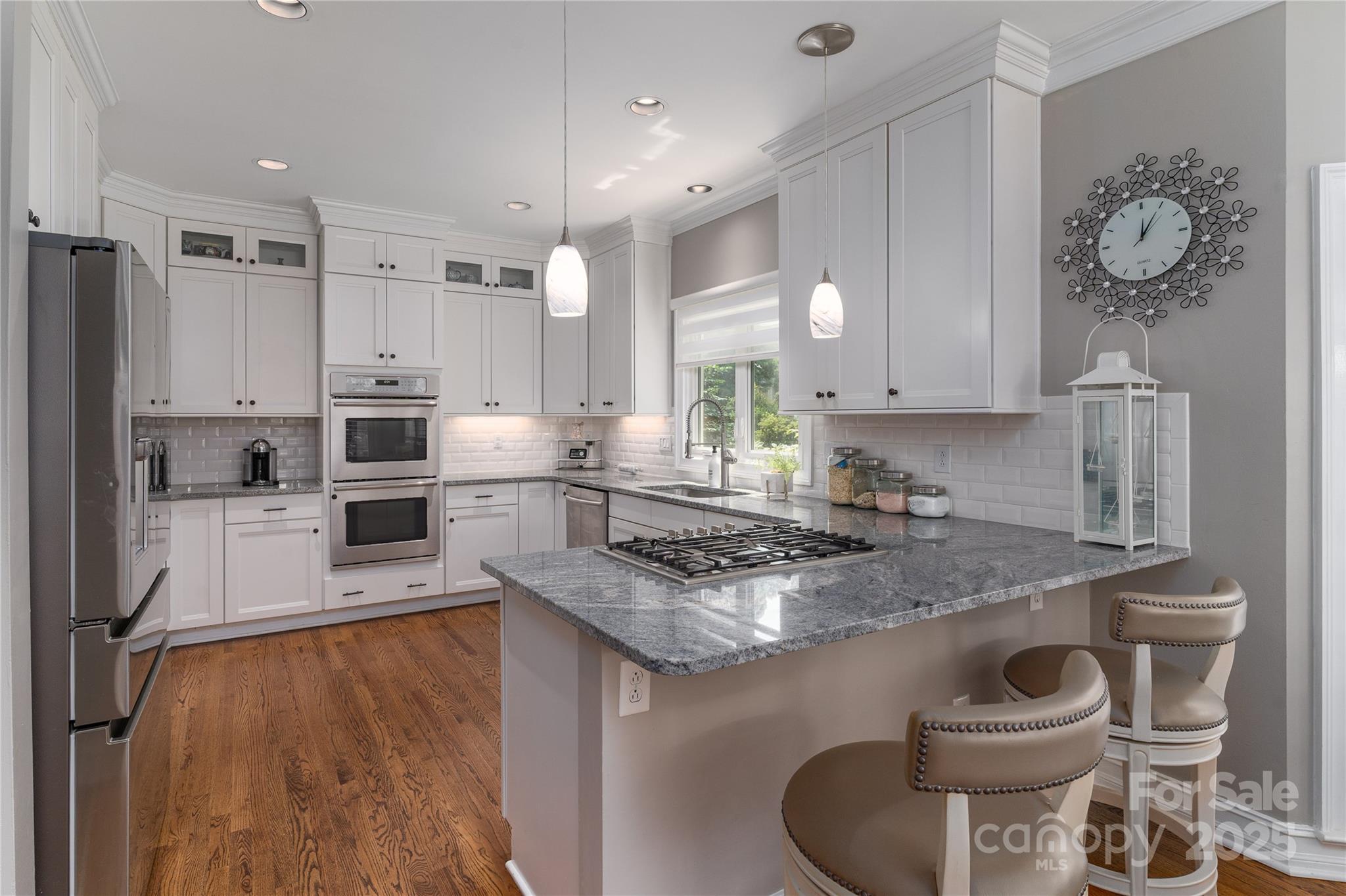 7600 Dunsmuir Court