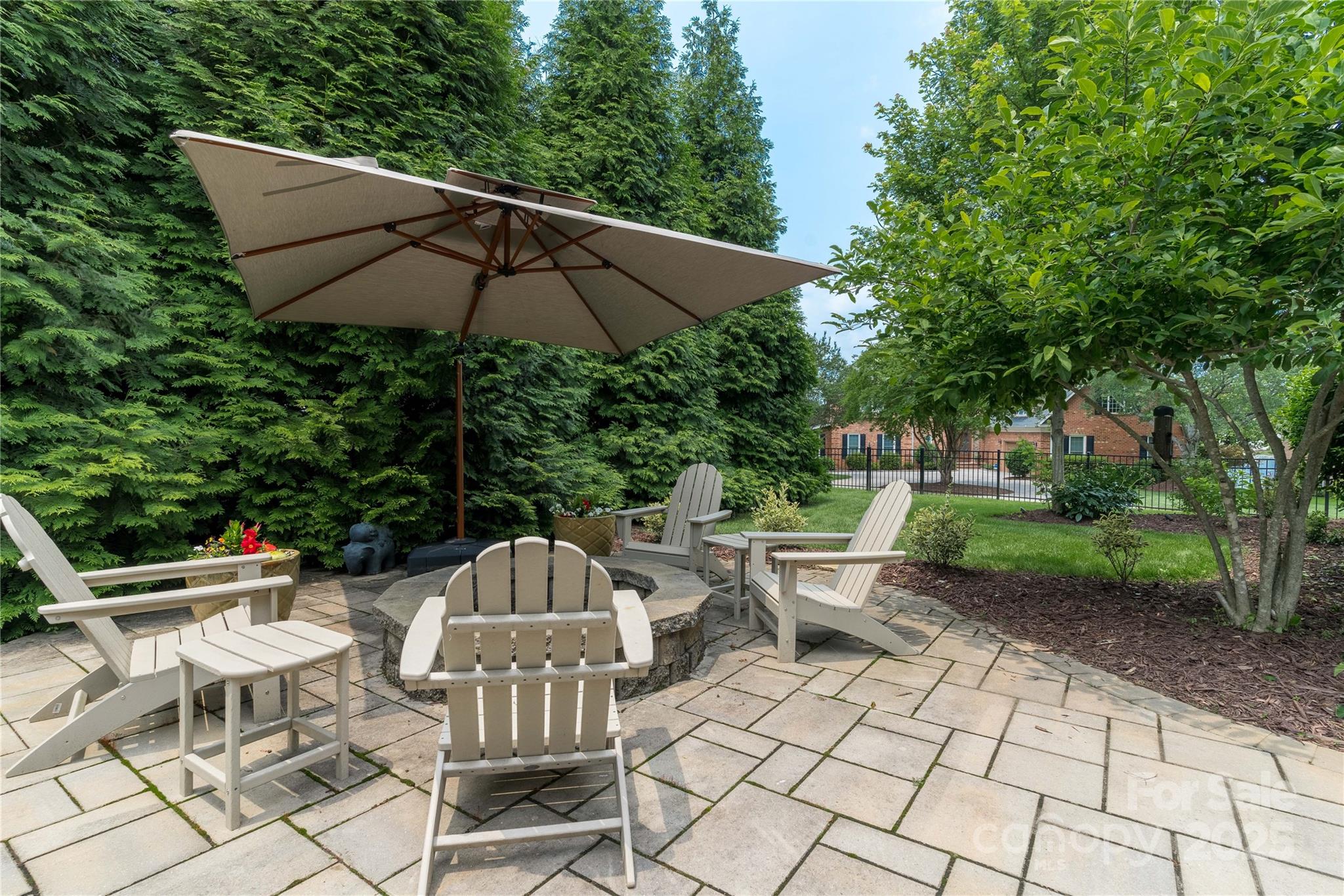 7600 Dunsmuir Court