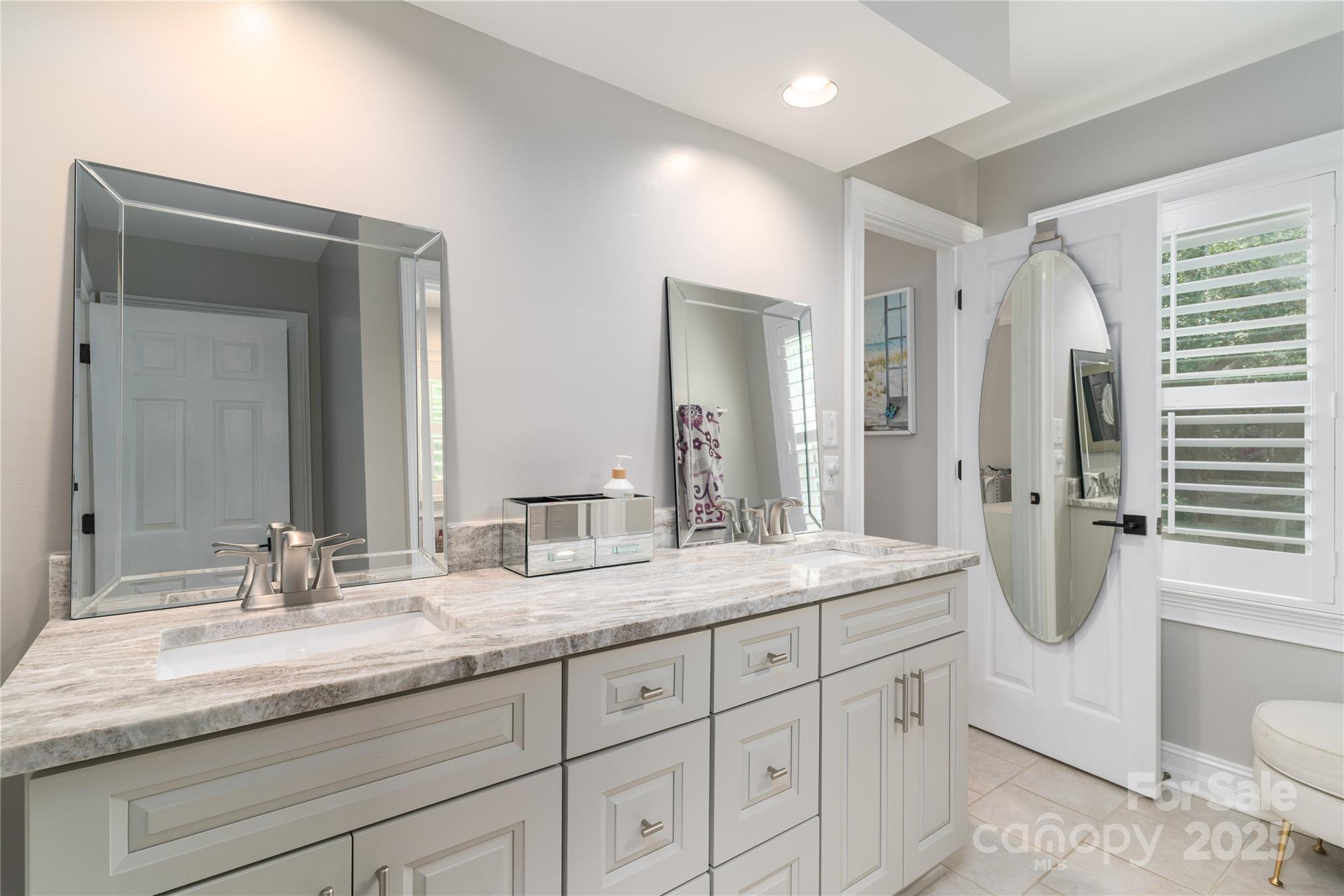 7600 Dunsmuir Court