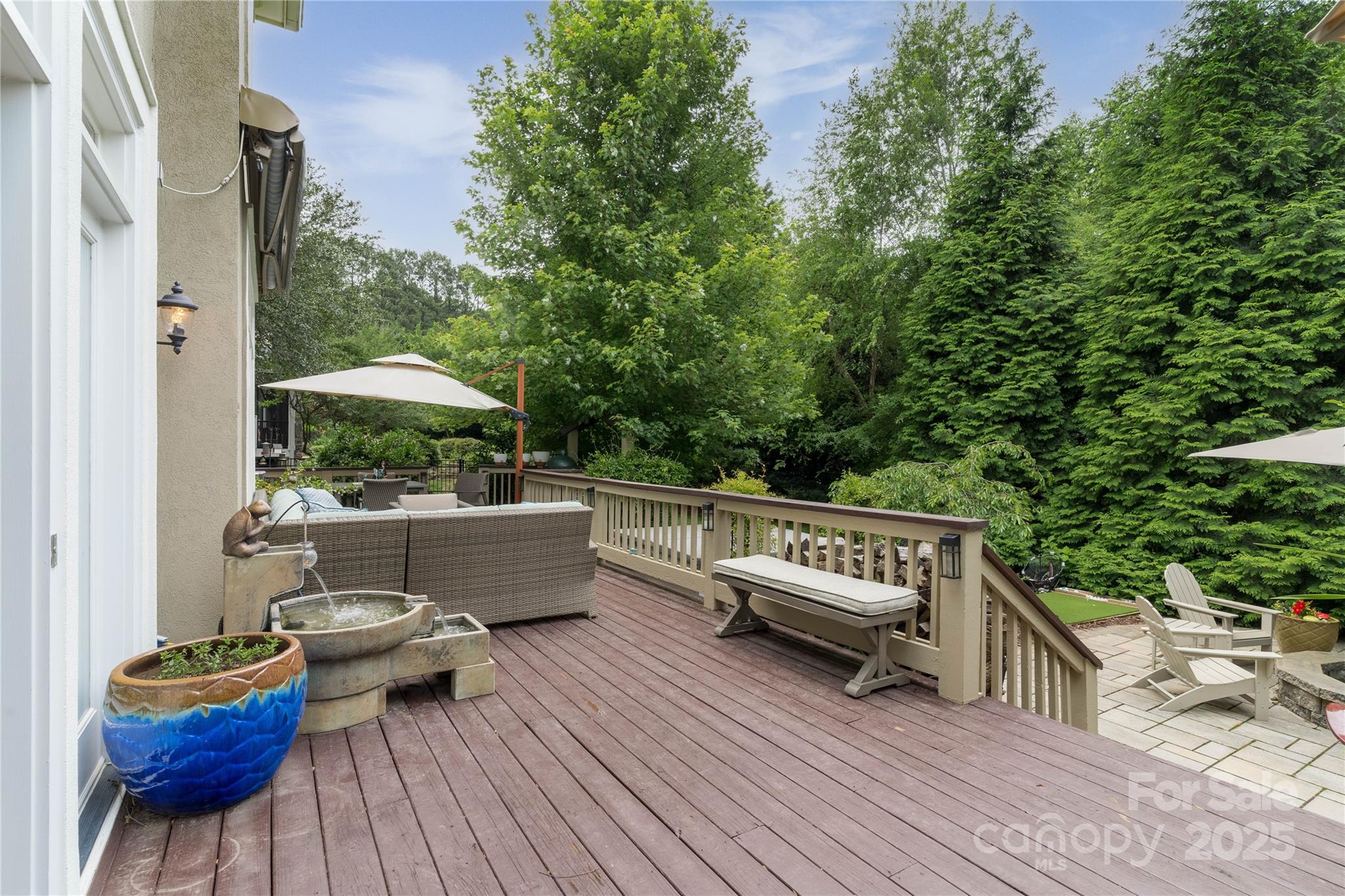 7600 Dunsmuir Court