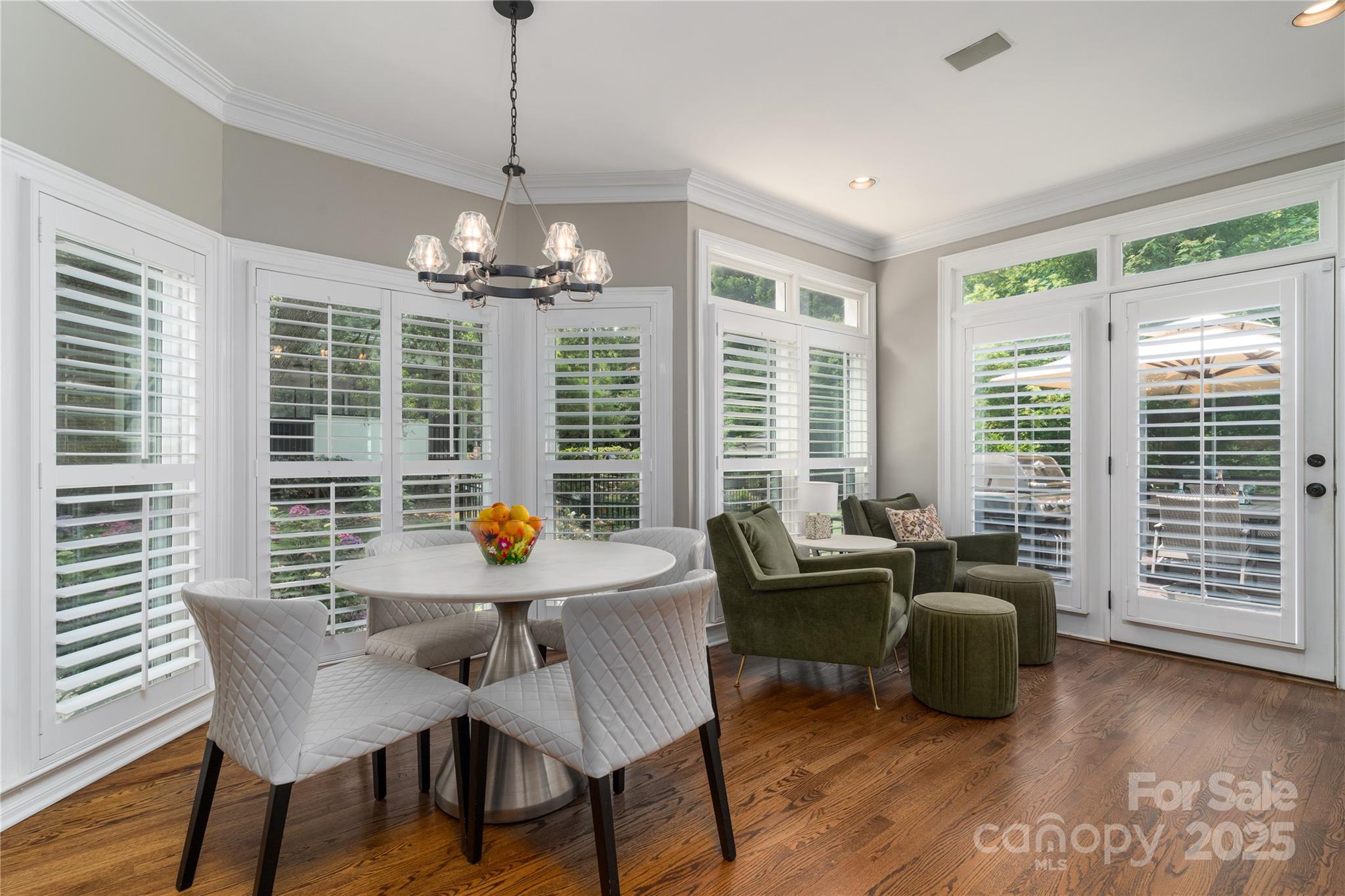 7600 Dunsmuir Court