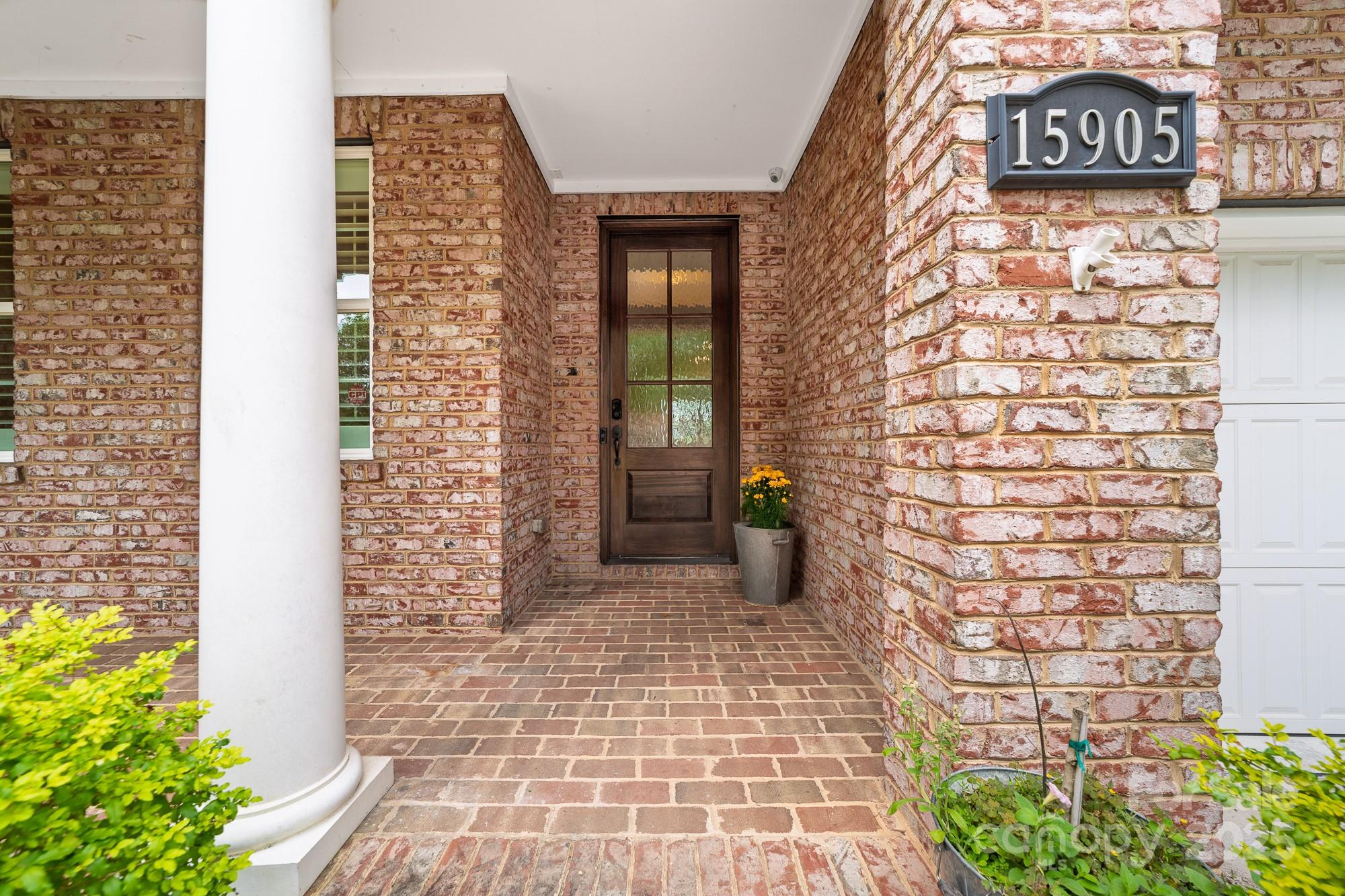 15905 Robbins Green Drive