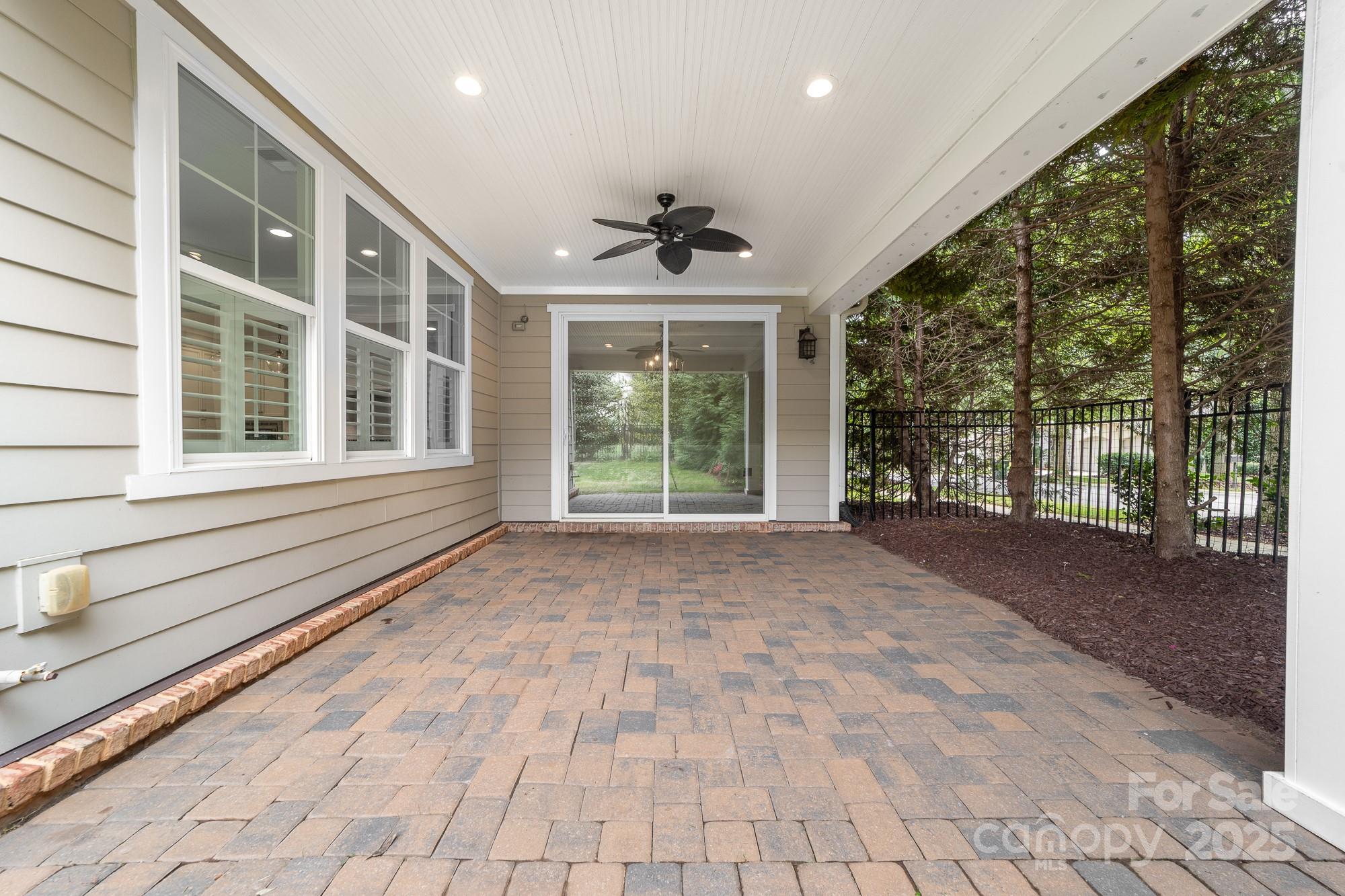 15905 Robbins Green Drive