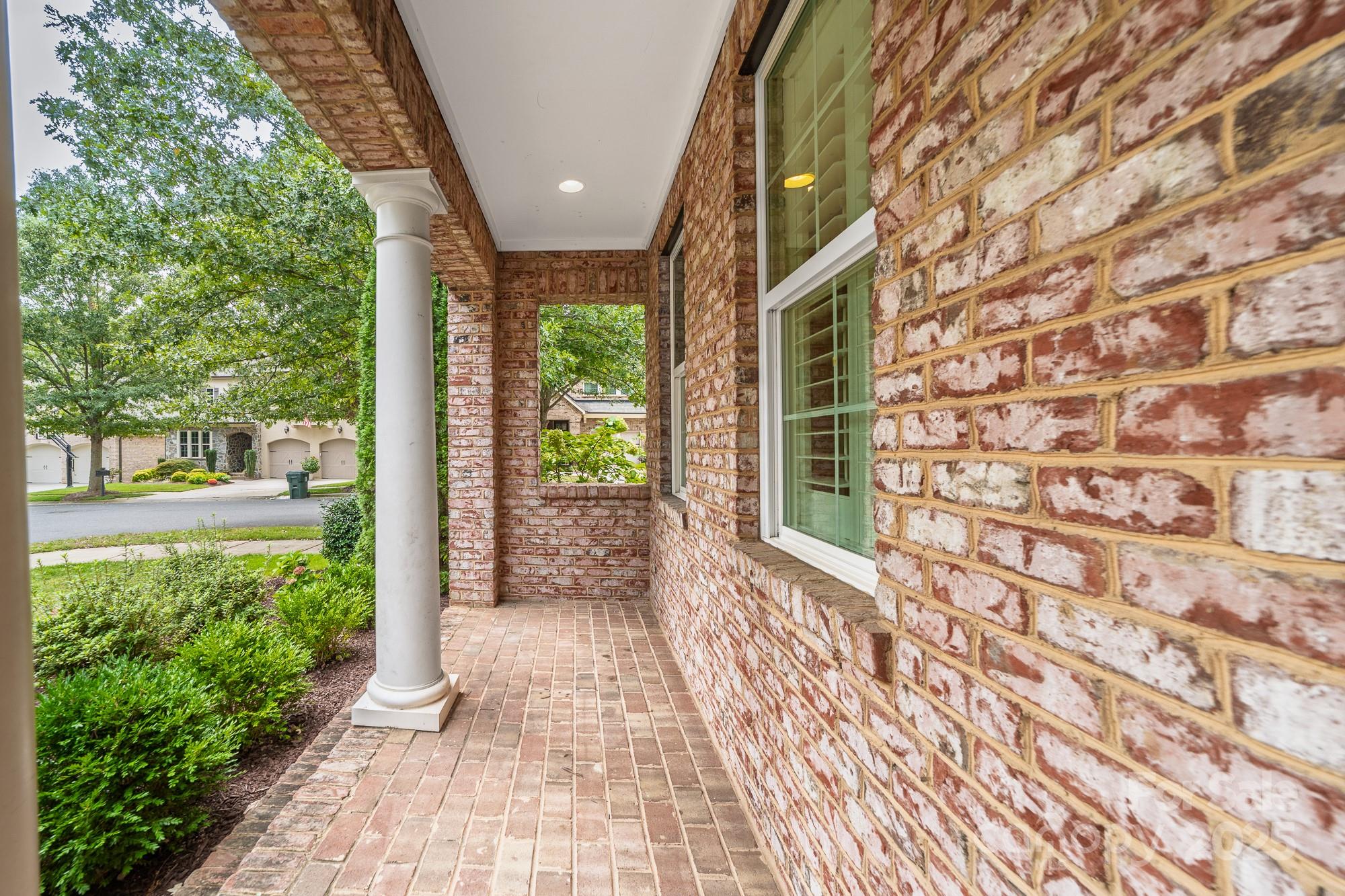 15905 Robbins Green Drive