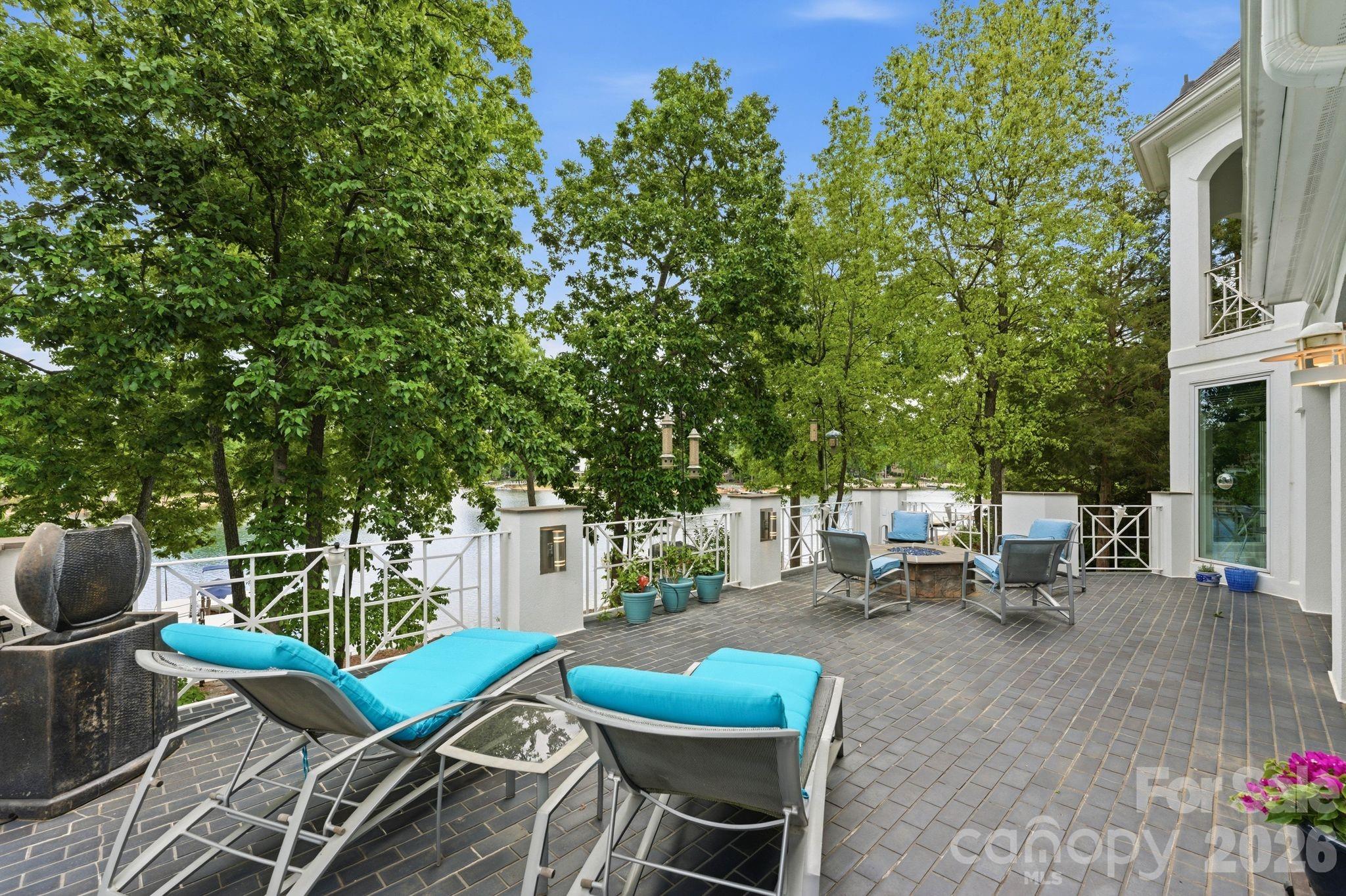 18426 Peninsula Cove Lane