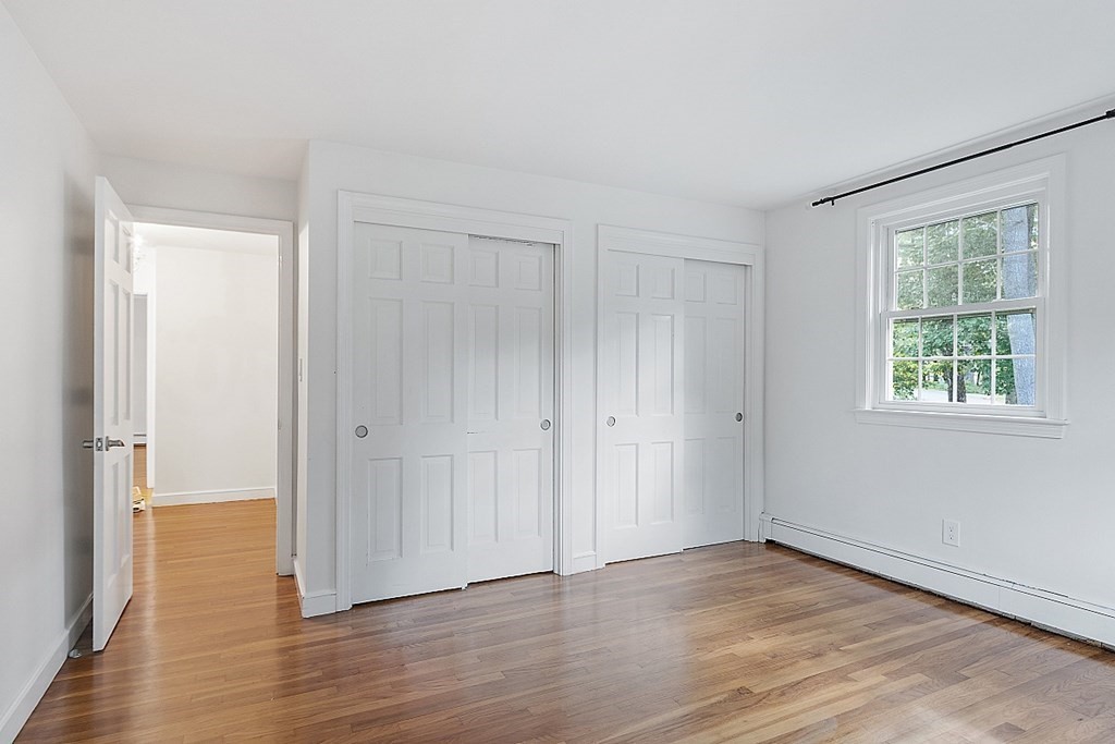 7 Greenwood Ln