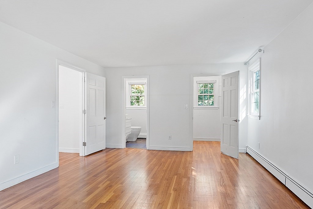 7 Greenwood Ln