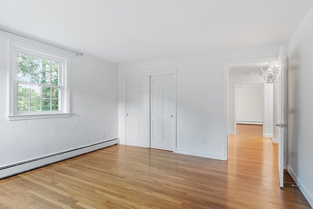 7 Greenwood Ln