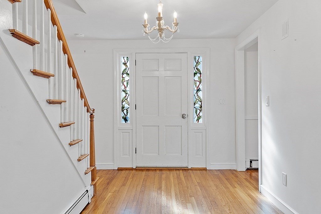 7 Greenwood Ln
