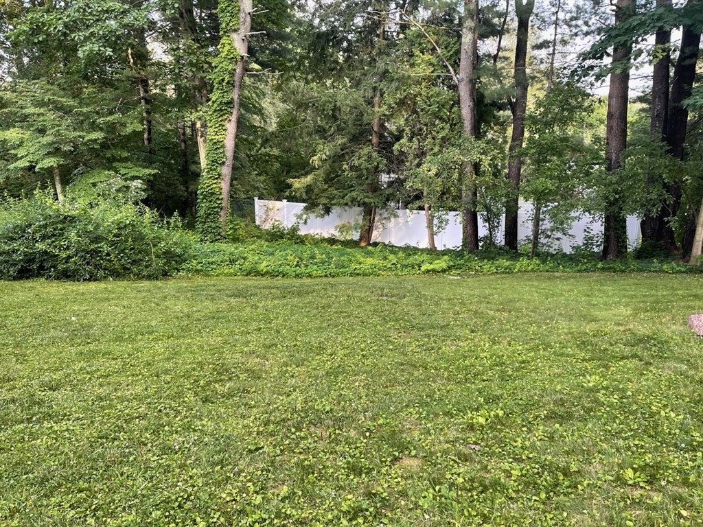 7 Greenwood Ln