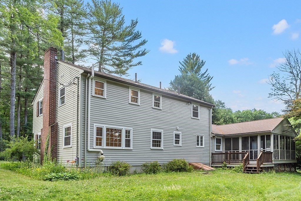 7 Greenwood Ln