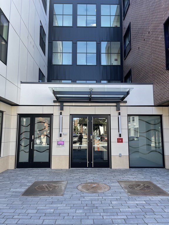 197-207 Maverick St Unit: 503