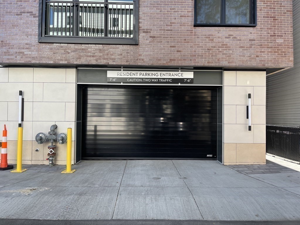 197-207 Maverick St Unit: 503