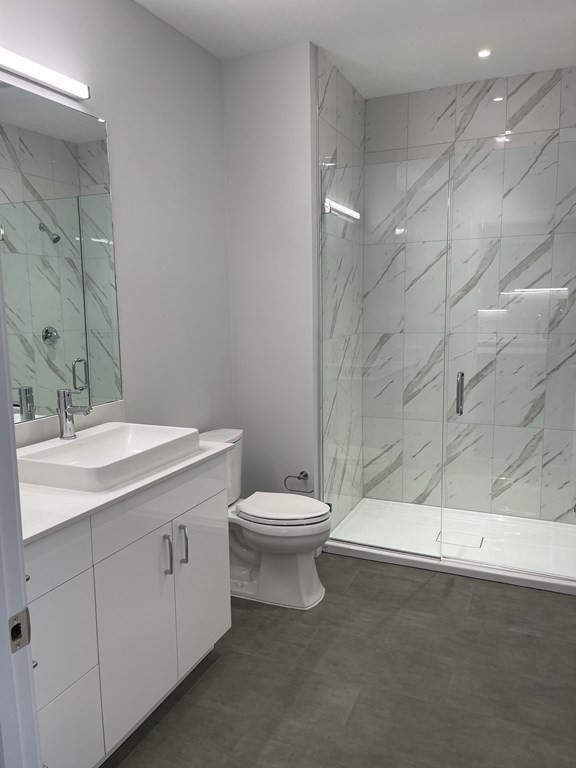205 Maverick St Unit: 306