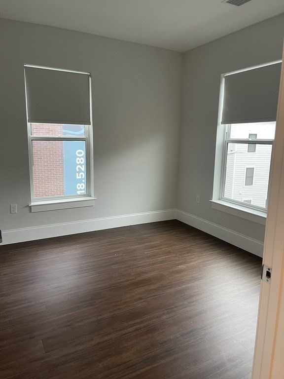 205 Maverick St Unit: 306