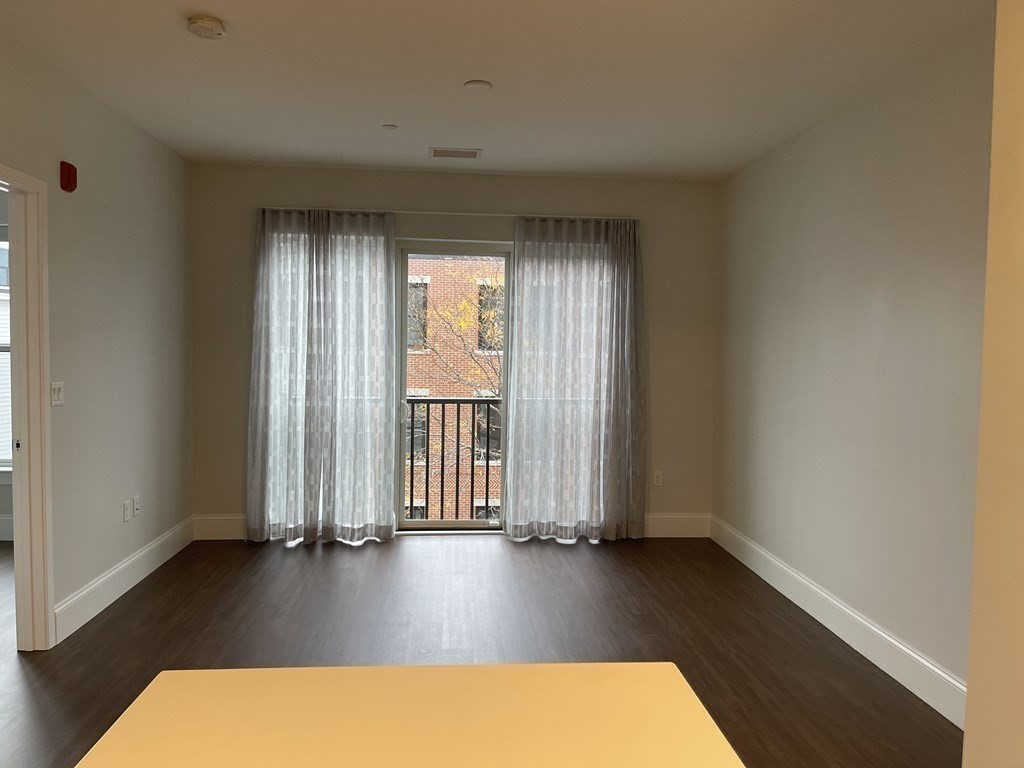 205 Maverick St Unit: 306