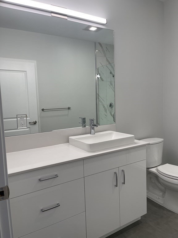 205 Maverick St Unit: 306