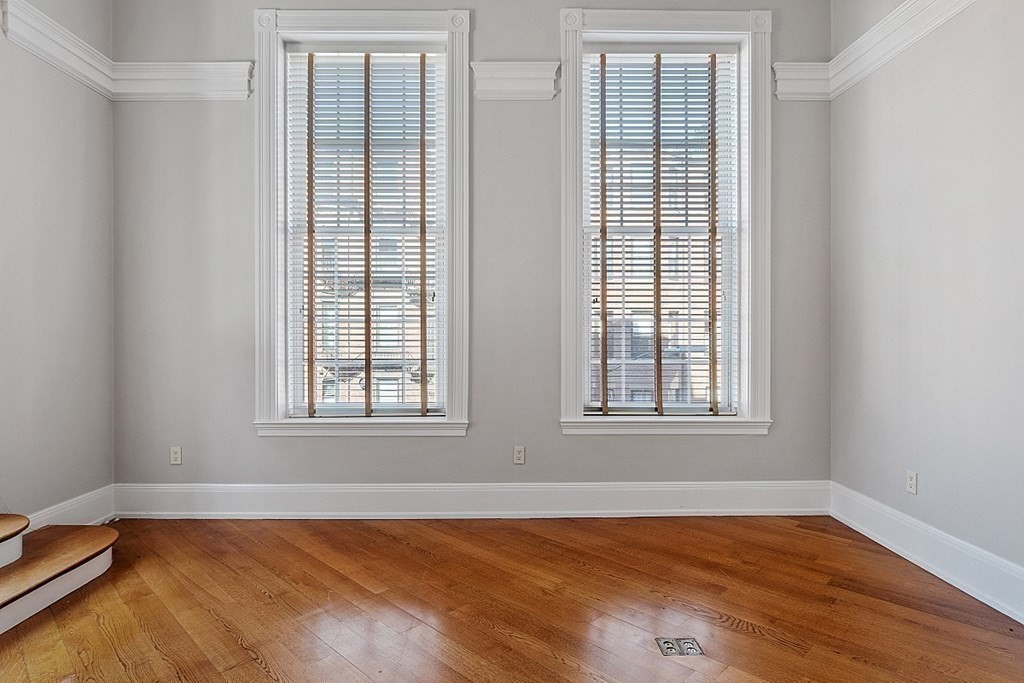 201 Newbury # 209