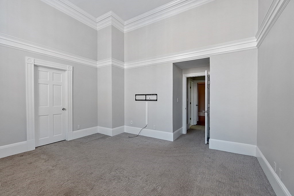 201 Newbury # 209