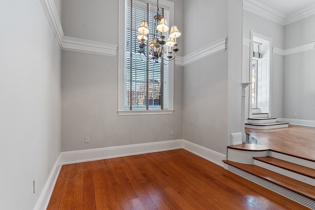 201 Newbury # 209