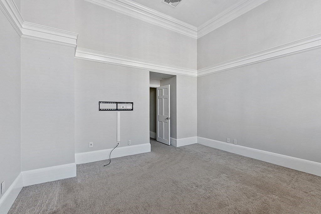 201 Newbury # 209