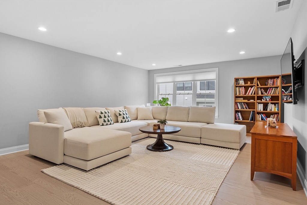 15 Lyons Lane # 15