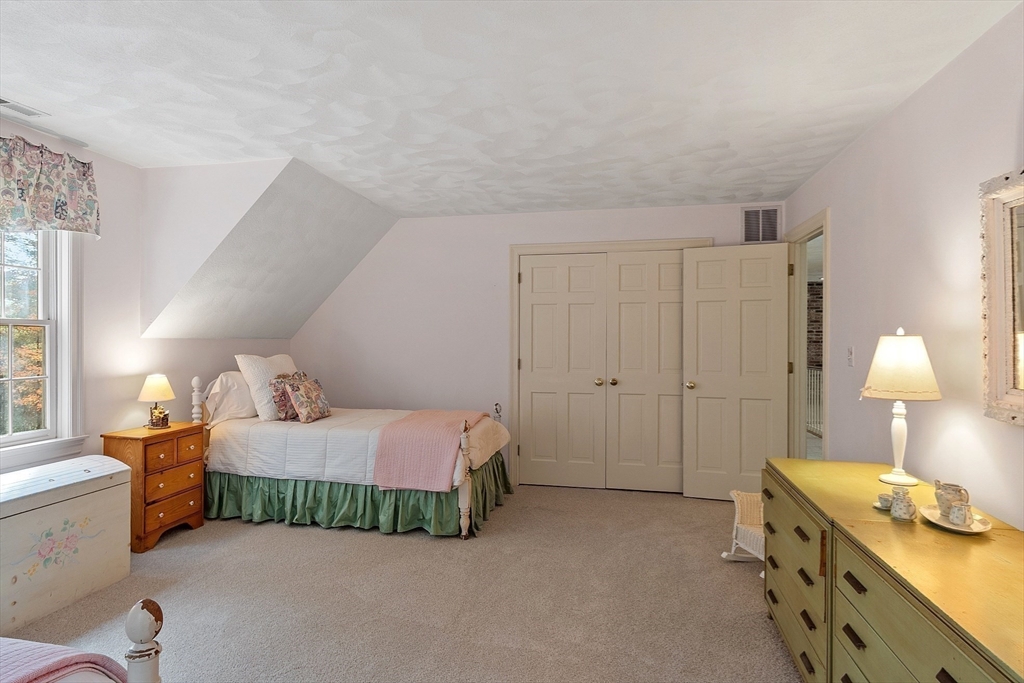140 Oak Knoll Rd
