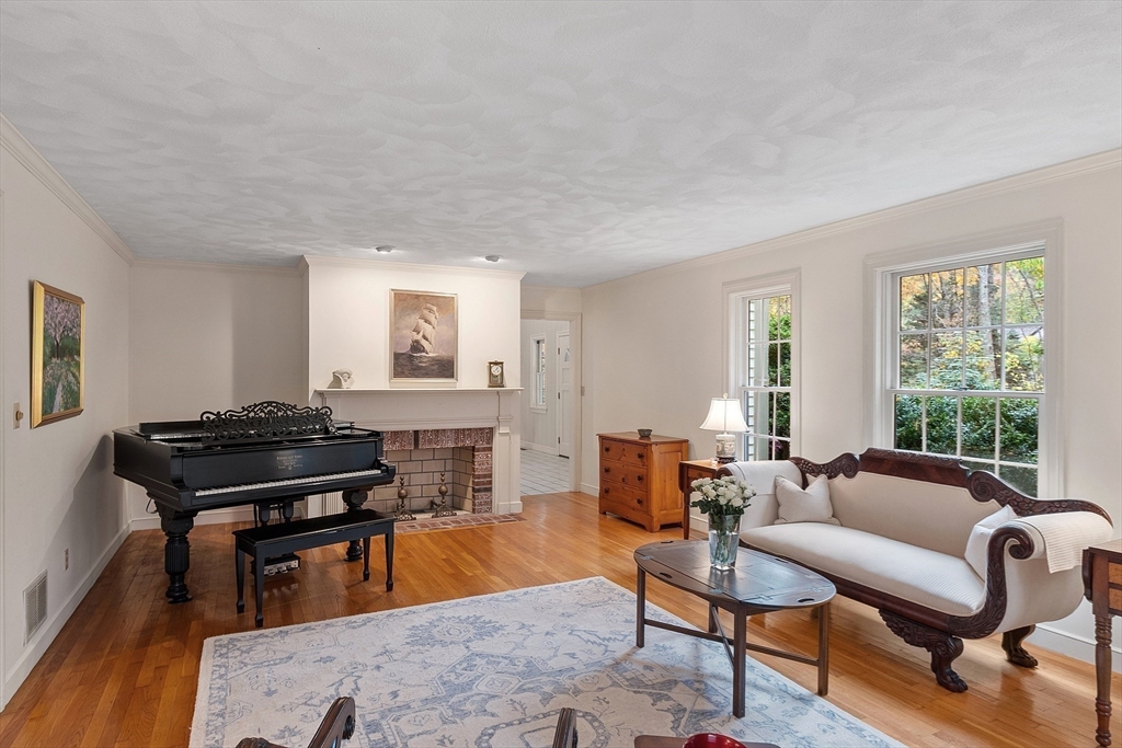 140 Oak Knoll Rd