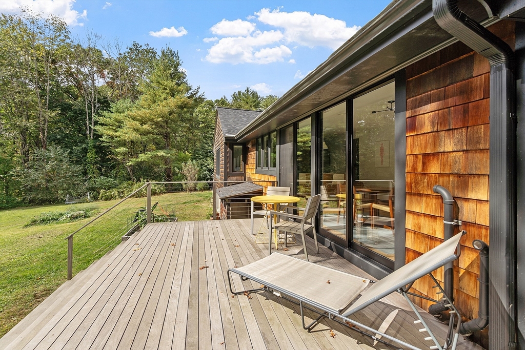 15 Hillside Rd